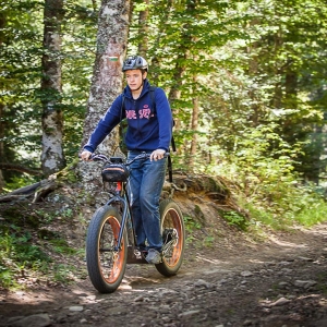 Location de trottinettes électriques dans le sud de la Drôme. Bike services